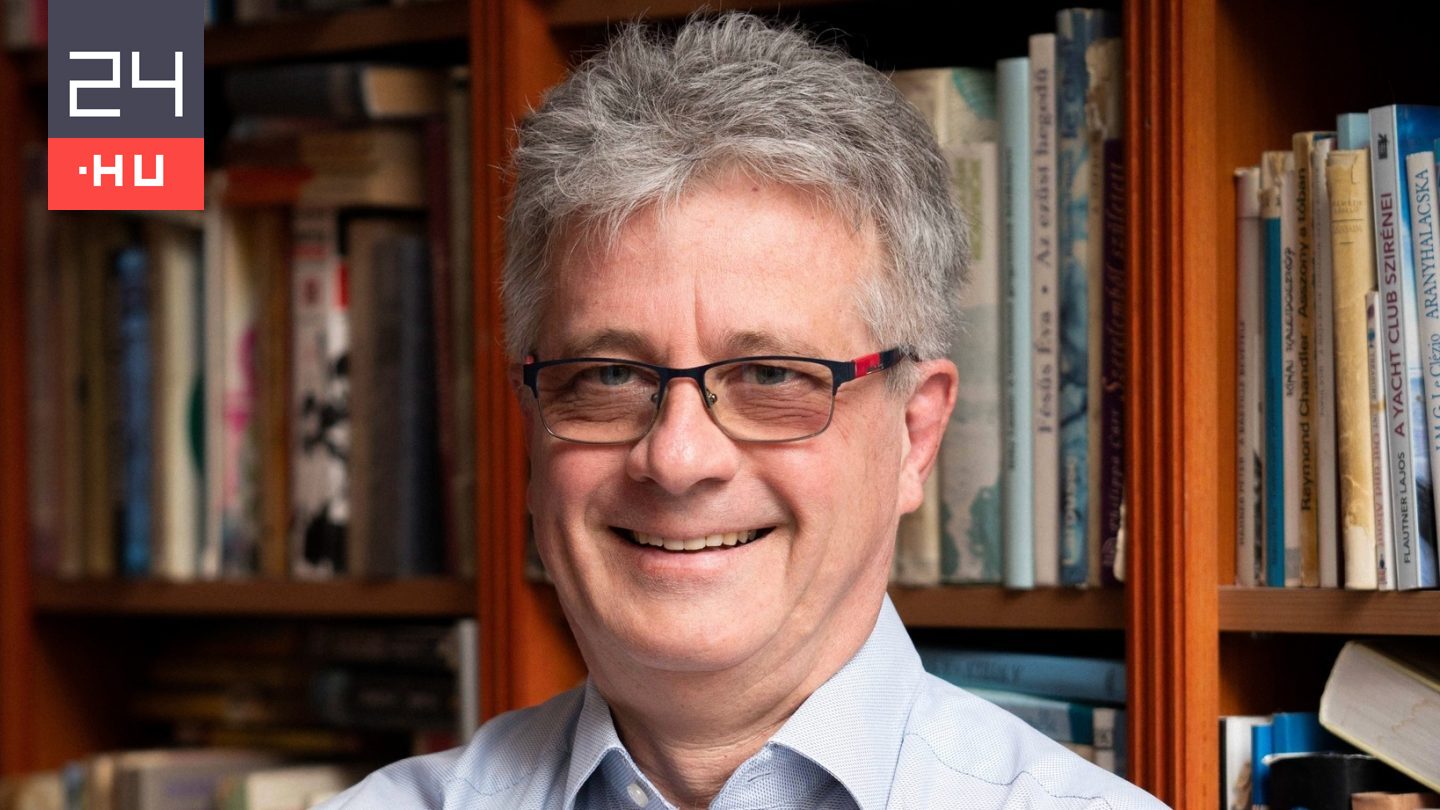 Afrika-specialista diplomatát kiengedték, de nem utazhat.