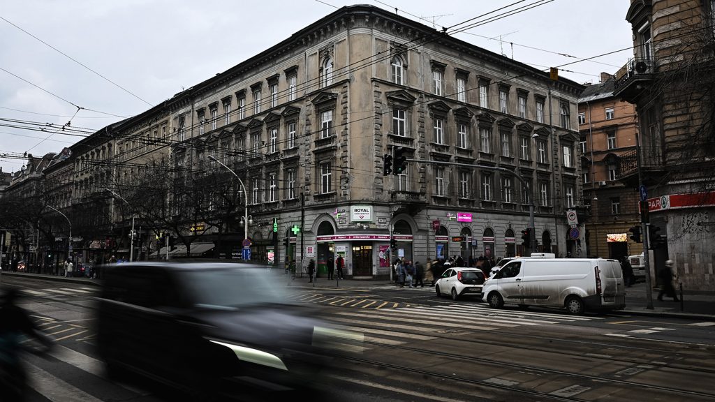 Magyar Péter elleni lejáratási akció: hallgat a bekamerázott lakás tulajdonosa