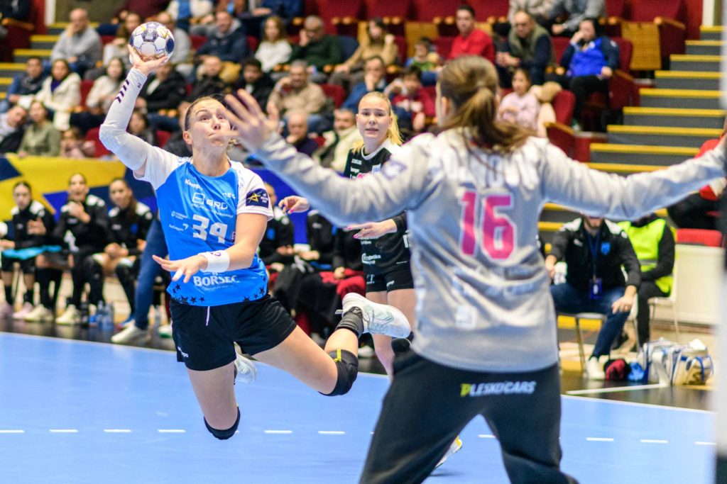 A CSM Bucharest player is in action during the Group Phase match of the 2025/26 EHF Champions League Women between CSM Bucuresti and Krim OTP Group Mercator at Sala Polivalenta in Bucharest, Romania, on January 18, 2026. (Photo by Stefan Panaitescu/NurPhoto)