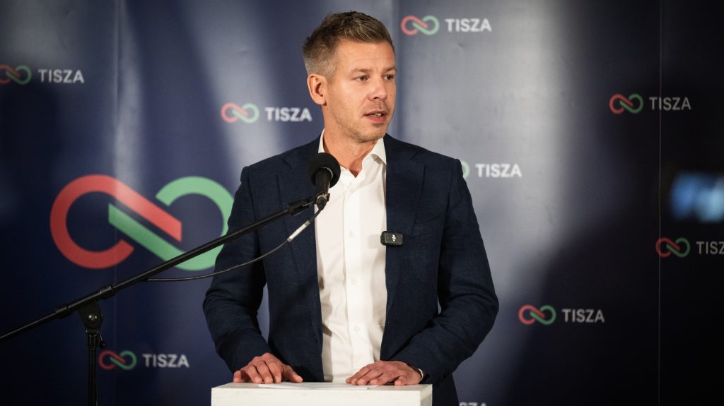 RTL: Egy baptista fenntartású szakiskolában tanít az a férfi, aki baltával fenyegette a Tisza aktivistáit