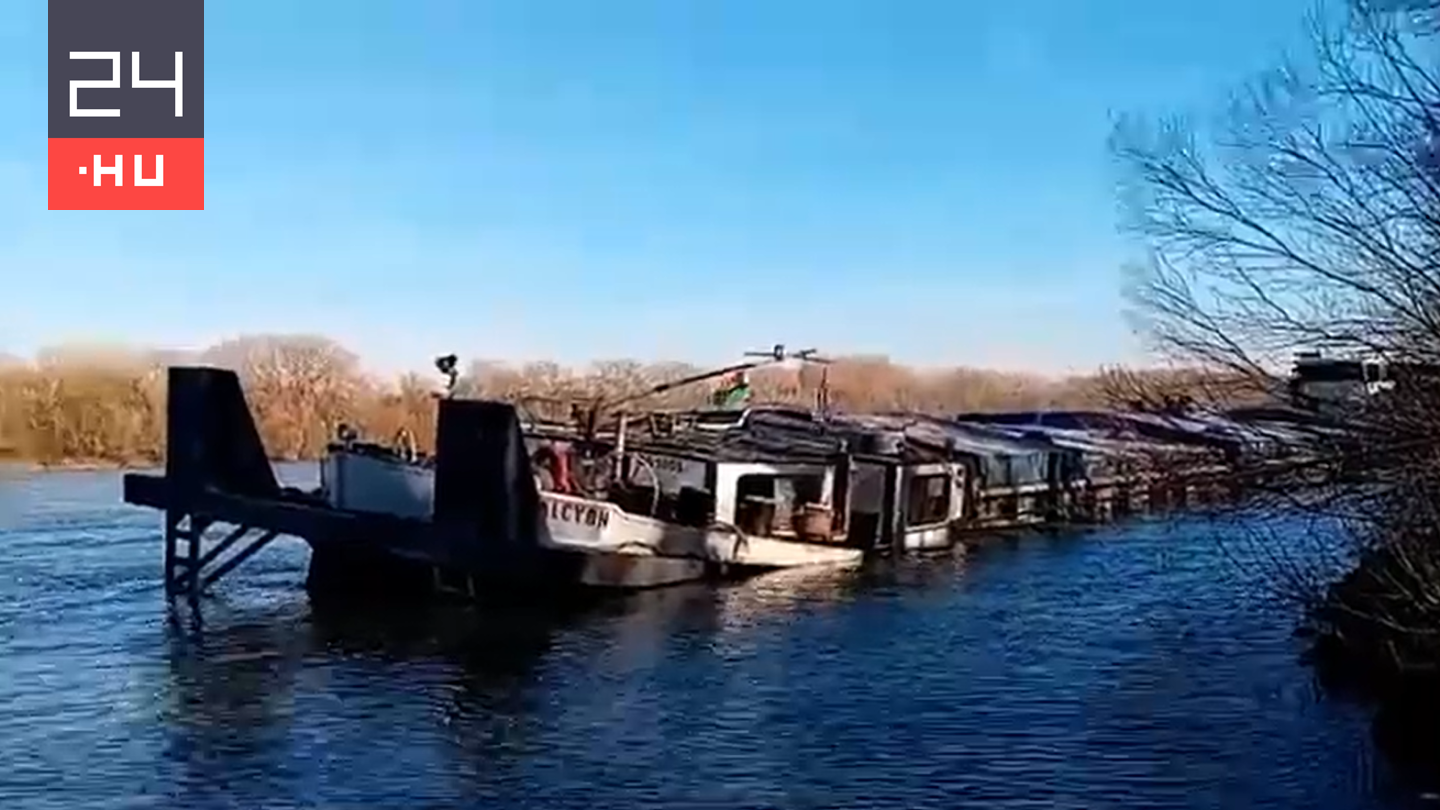 Zátonyra futott és léket kapott a Dunán egy búzaszállító uszály
