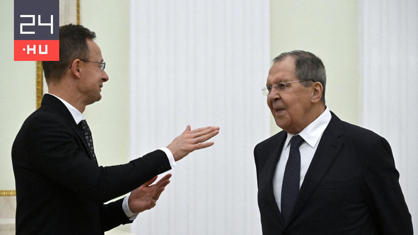 „Pjotr és én barátok vagyunk” – Szijjártó és Lavrov telefonjaitól megihletve írta át a Carson Coma az egyik dalát