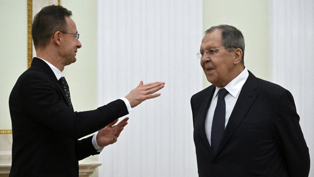 „Hello Szergej, itt Péter” – Panyi Szabolcs közzétette Szergej Lavrov és Szijjártó Péter lehallgatott beszélgetését