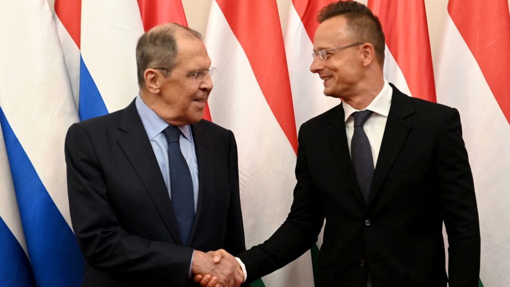 Politico: Kizárja a magyarokat az EU az érzékeny tárgyalásokról, hogy ne szivárogtassanak az oroszoknak