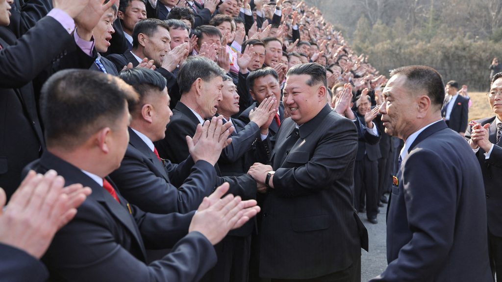 Parlamenti választások Észak-Koreában: 99,99 százalékos volt a részvétel