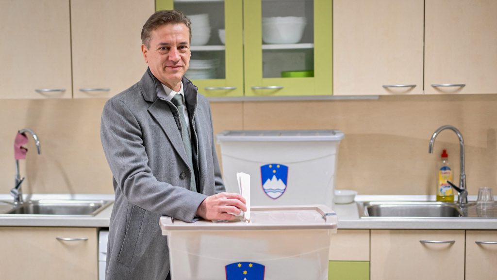 Szlovén exit poll: nem Orbán szövetségesének áll a zászló