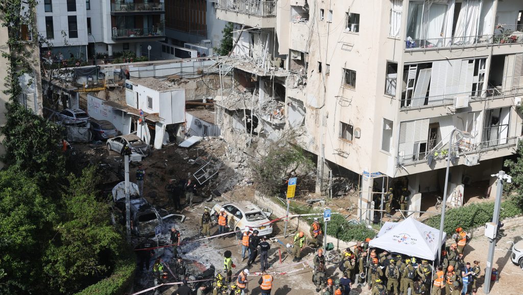 Tel-Aviv központjában csapódott be egy iráni rakéta