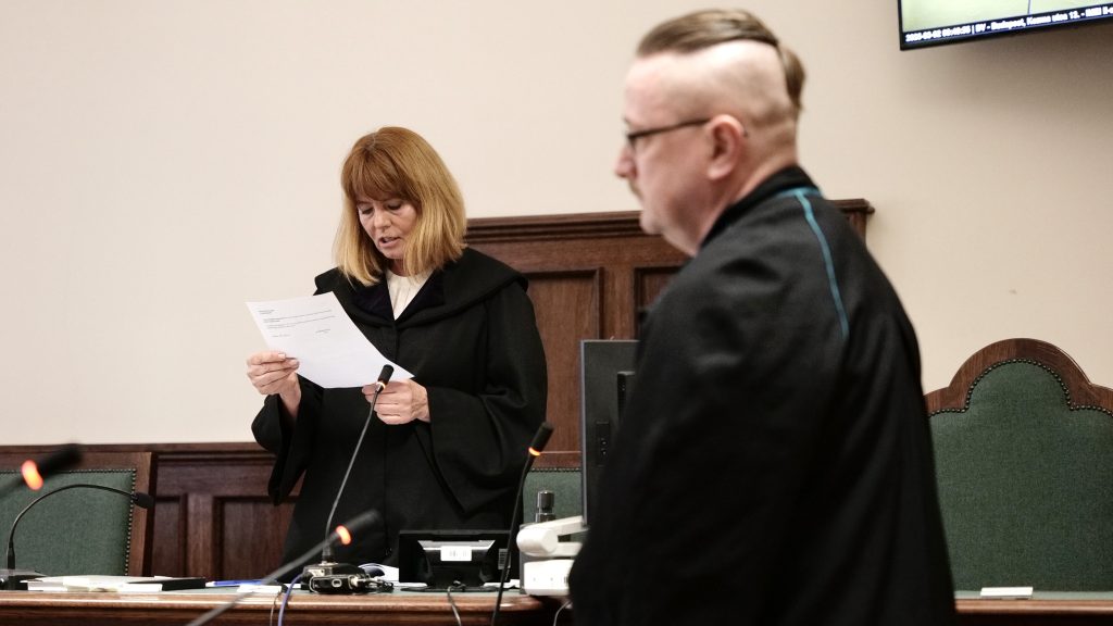 Felmentették a közgazdászt, aki kalapáccsal és késsel kivégezte az őt féltő szüleit Újpesten