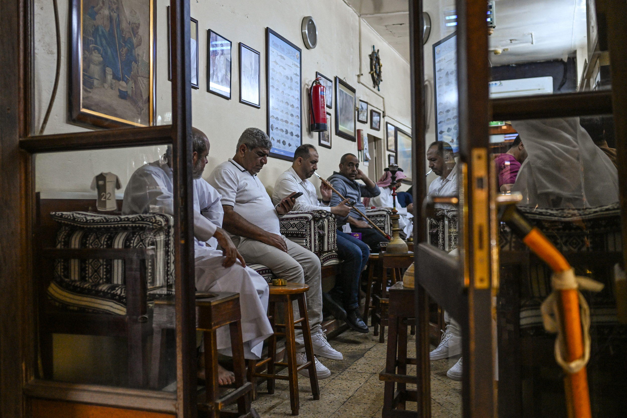 „Nem menekülnek el az emberek, hanem inkább kivárnak” – az Emírségekben és Katarban élő magyarokat kérdeztünk az iráni légitámadások után 2