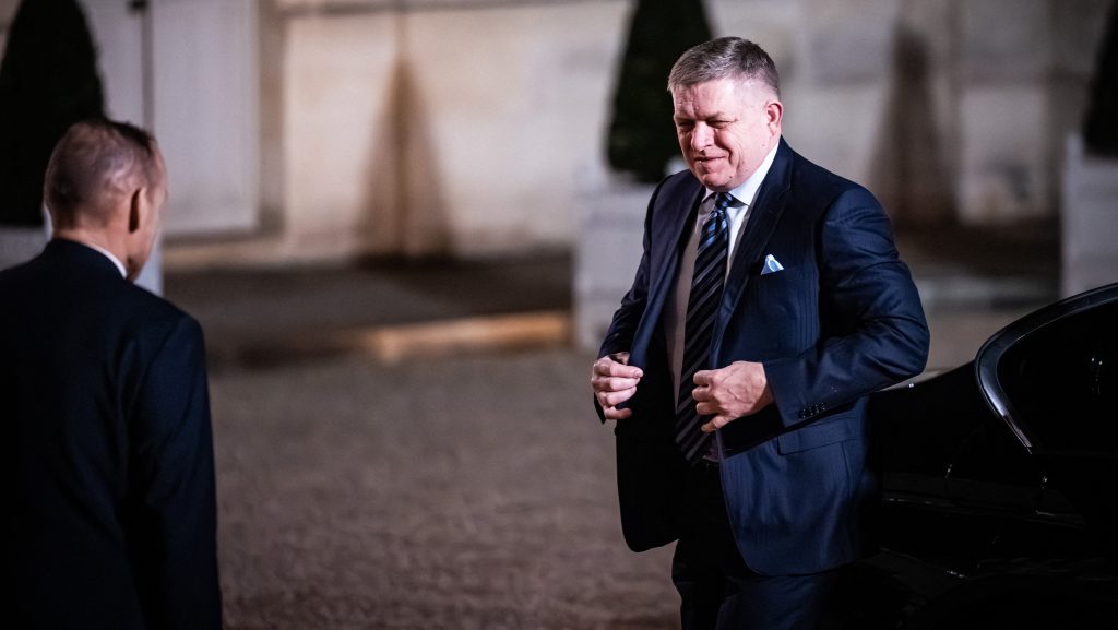 Feljelentette Robert Ficót a szlovák ellenzék