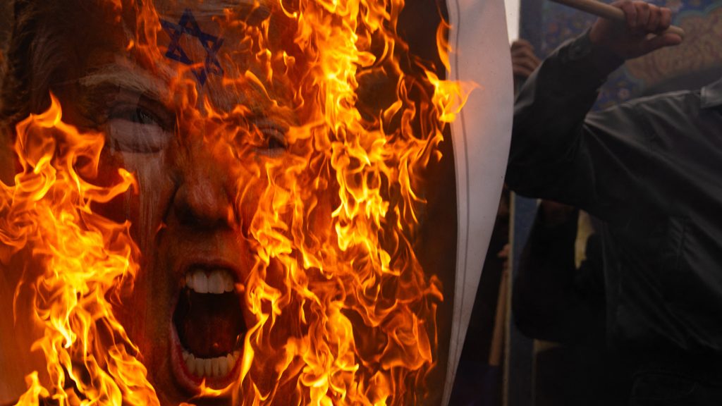 Nagyon bele akarják rángatni Európát a háborúba