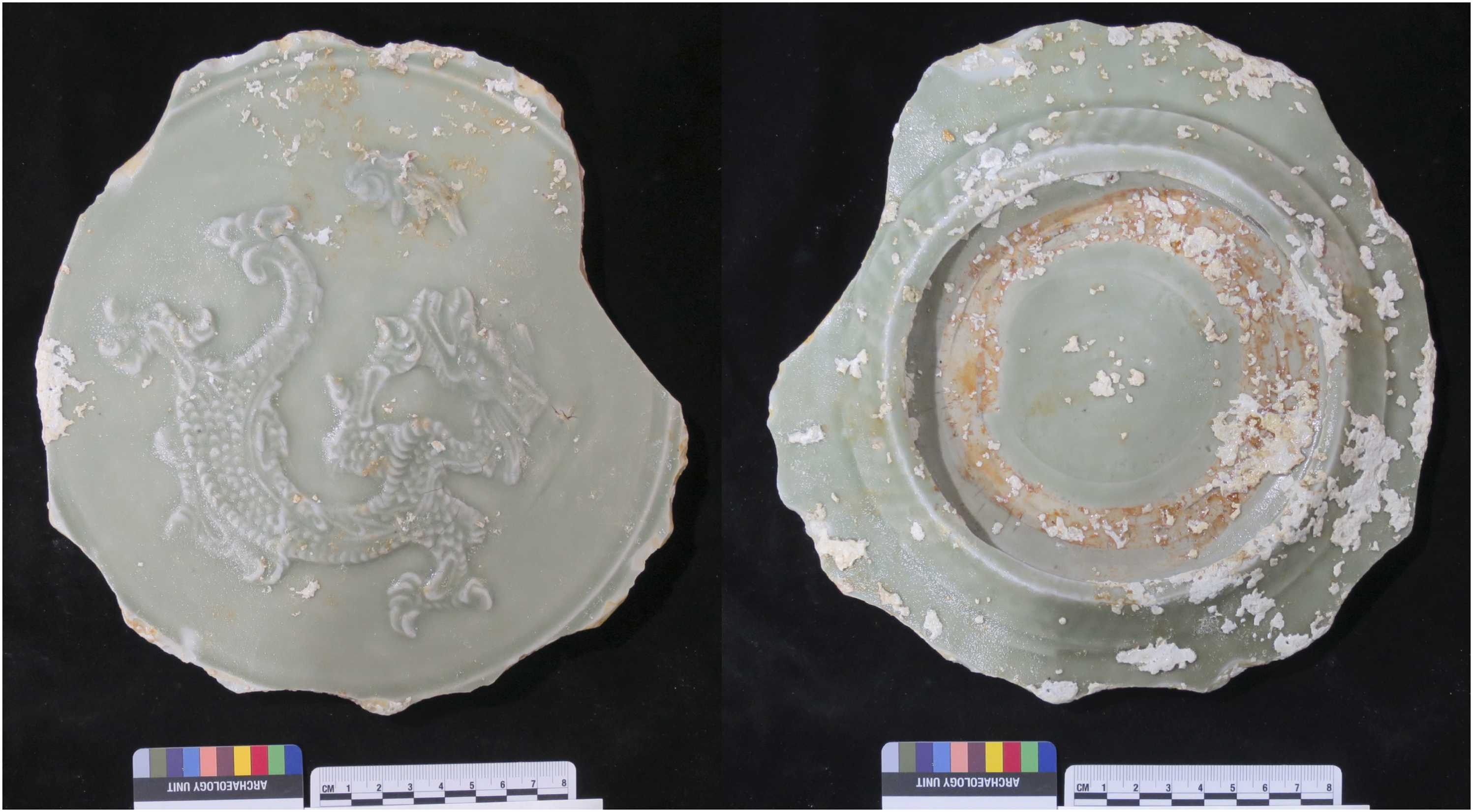 Elsüllyed hajóban talált középkori kínai porcelánok.