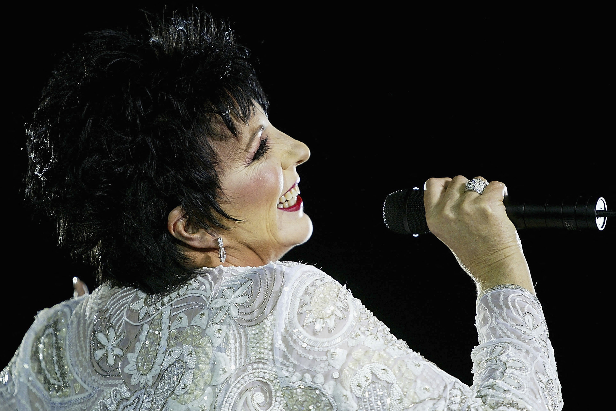 Liza Minnelli 2003-ban Santa Monica-i koncertjén.