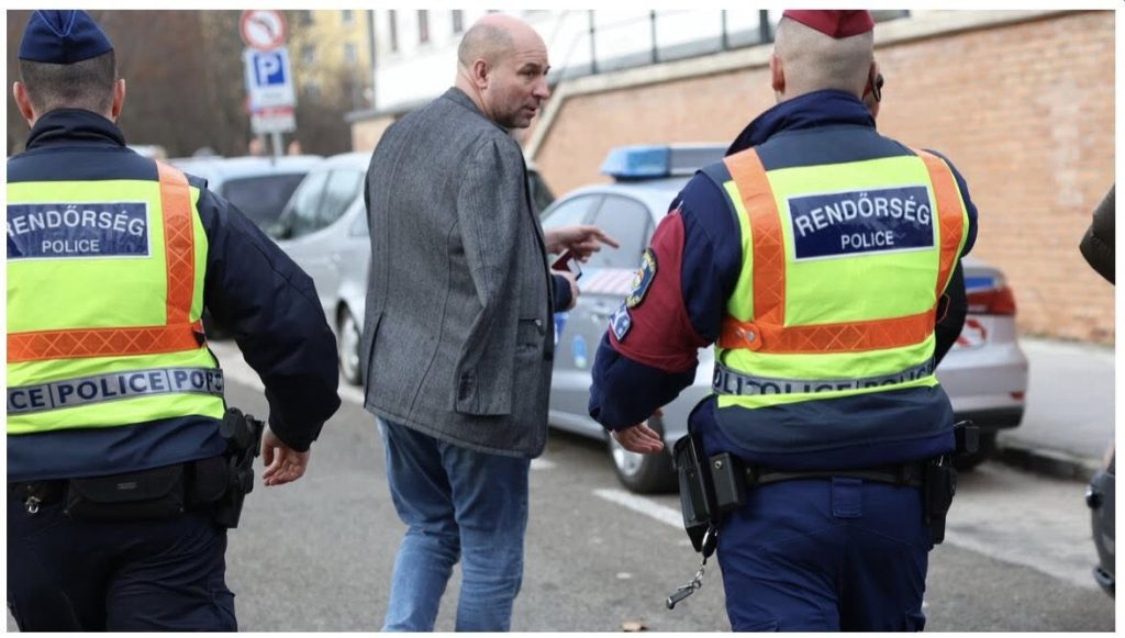 Szabó Bálint reggel megzavarta Magyar Péter programját, délben bejelentette, nem indul vele szemben a választáson