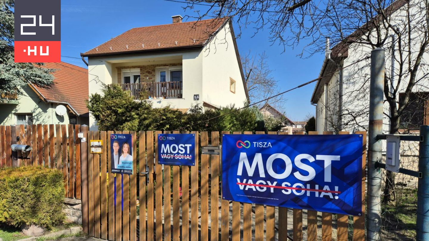 Megkezdte plakátkampányát a Tisza támogatói otthonainak ablakában, erkélyén és kerítésén