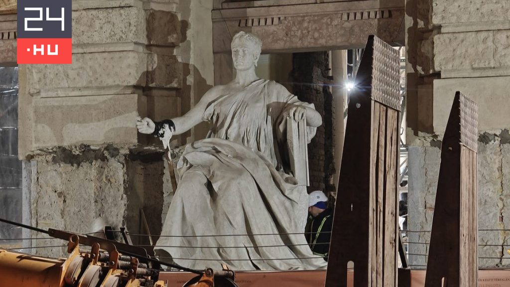 Hét évtized után visszatért eredeti helyére a Kossuth tér Iustitiája