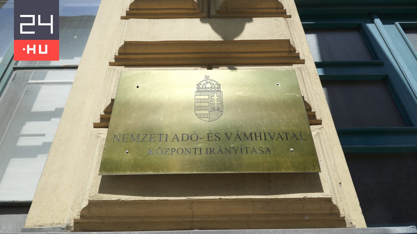 Adóbevallás: fontos határidőre figyelmeztet a NAV