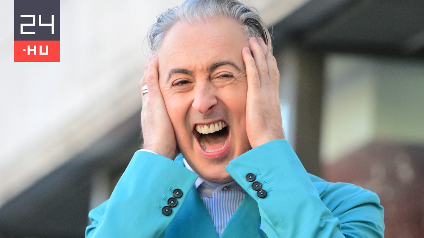 Mindenkitől bocsánatot kért a BAFTA házigazdája a gála körüli botrány miatt