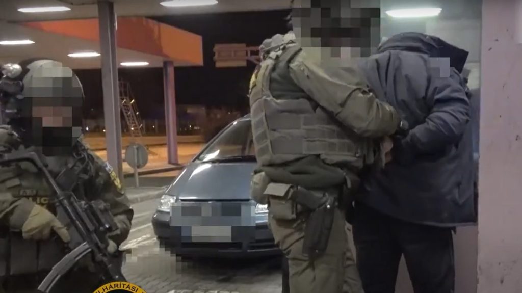 Ötven határrendész ellen emeltek vádat, 11 ezer vesztegetési ügy miatt állítják őket bíróság elé