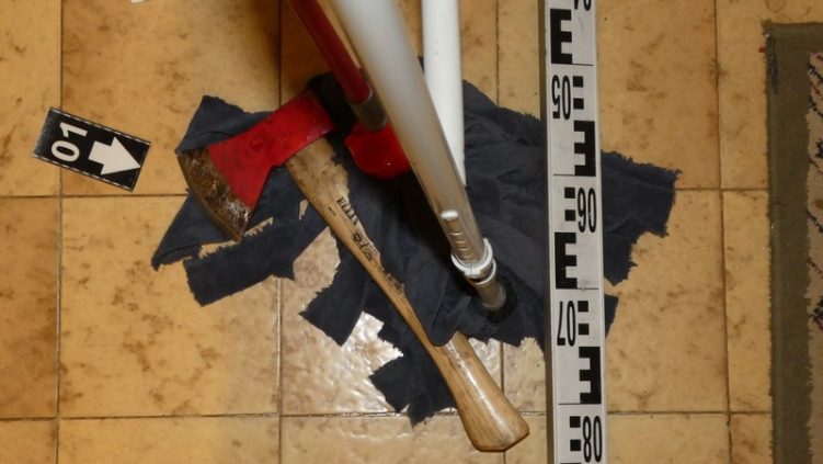 Baltával vágta fejbe az apját egy férfi Alapon