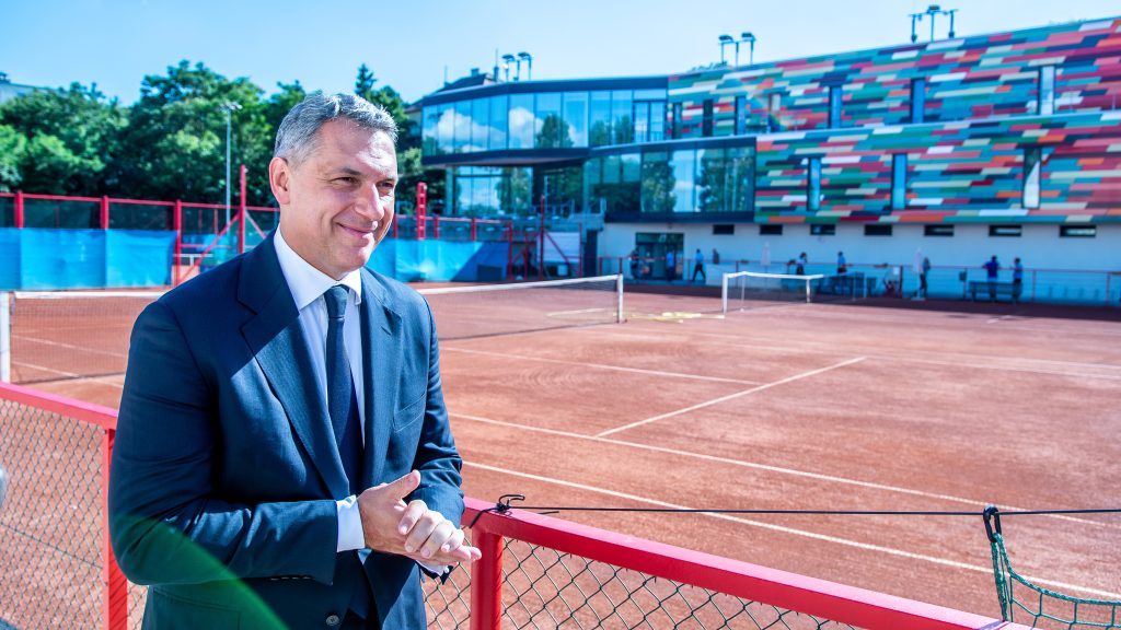 Kálnoki Kis Attila: Lázár Jánost sportvezetőként nehéz sikeresnek láttatni