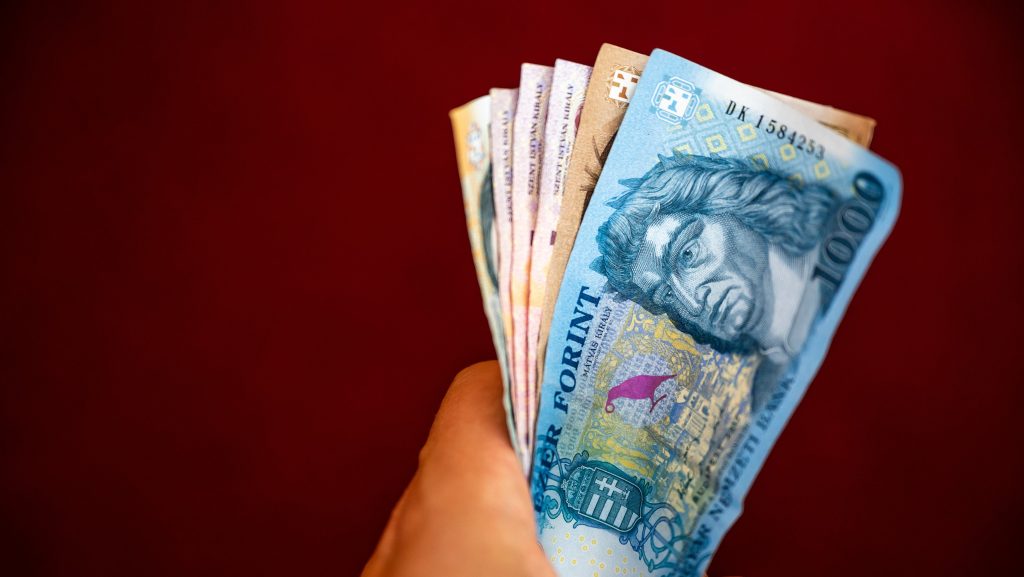 Nagyot erősödött a forint Trump bejelentése után