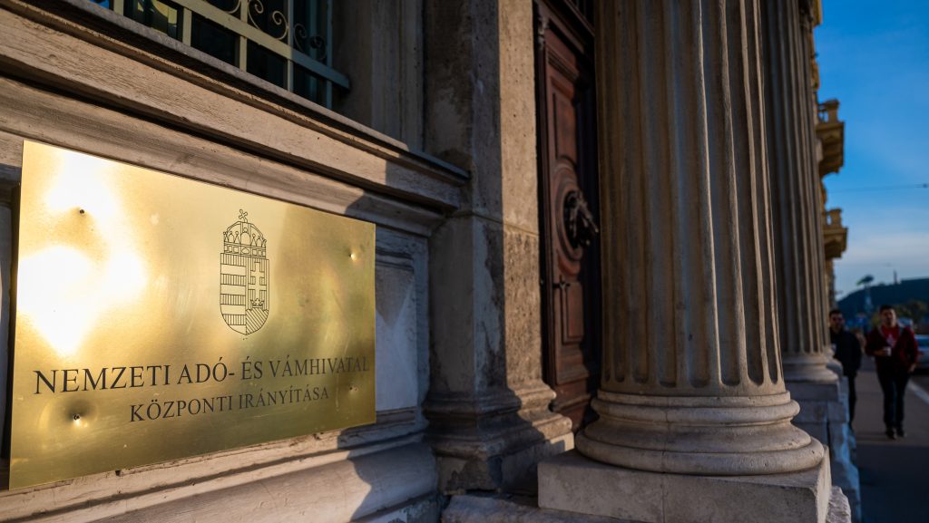 Figyelmeztet a NAV: félmillió magyarnak teendője lesz, hogy az adókedvezményét ne bukja el