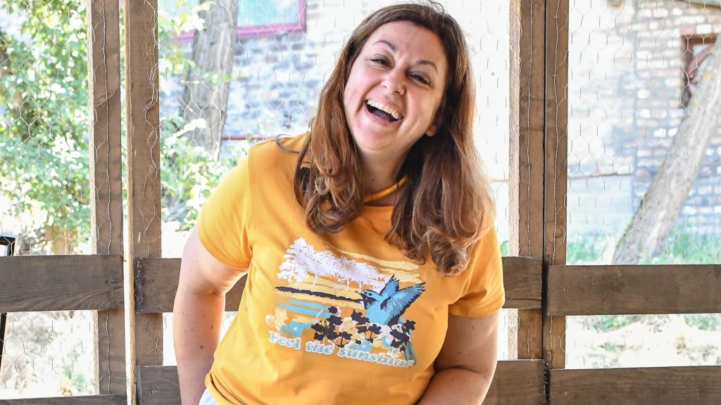 Valami nem stimmel Erdélyi Mónika kokárdájával március 15-ei fotóján