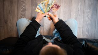 Bajban van a forint, a közel-keleti háború miatt.