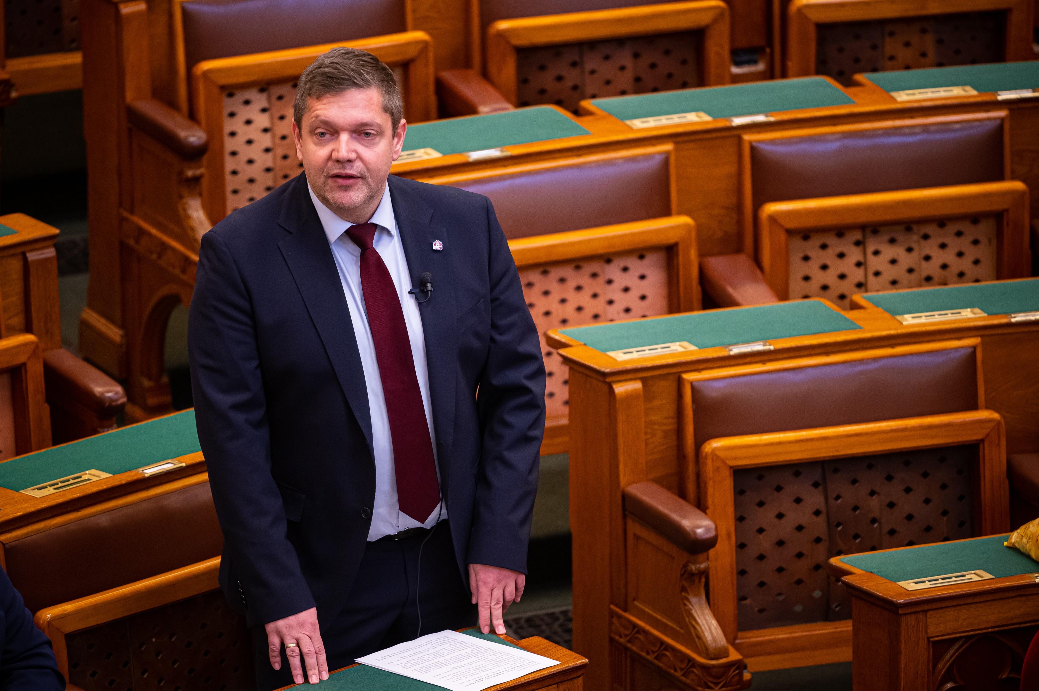 Hervadó szegfű: elolvadt a párt, mégis méretes vagyont visz magával a parlamentből kieső MSZP-s hátország 4