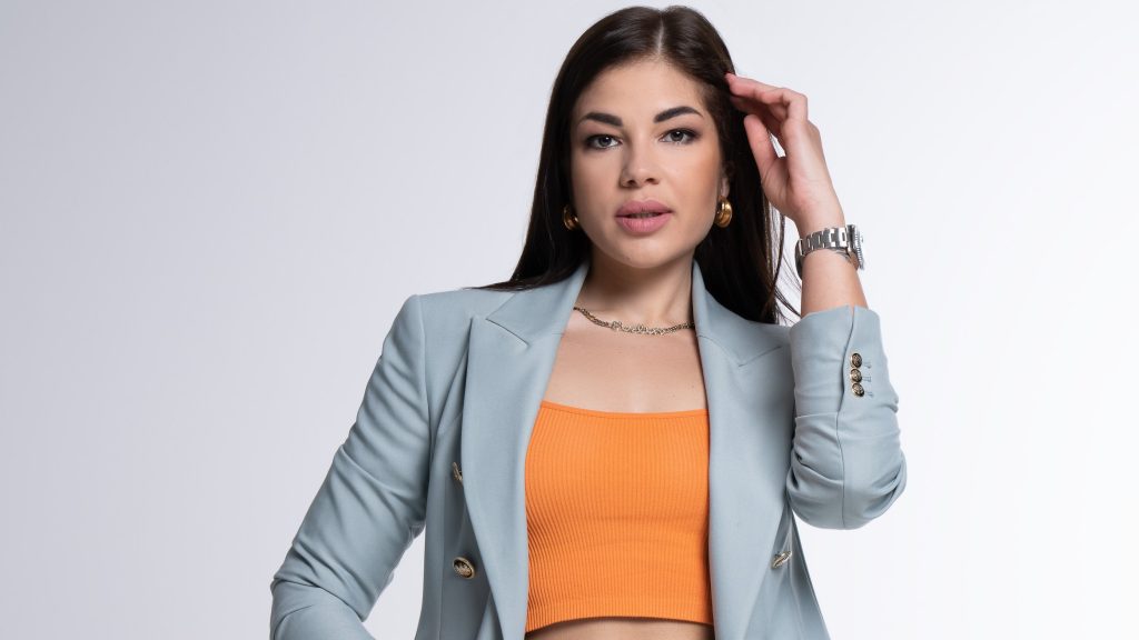 Hadházy Ákos szerint Gáspár Evelin félmilliós napszemüvegben békemenetezett