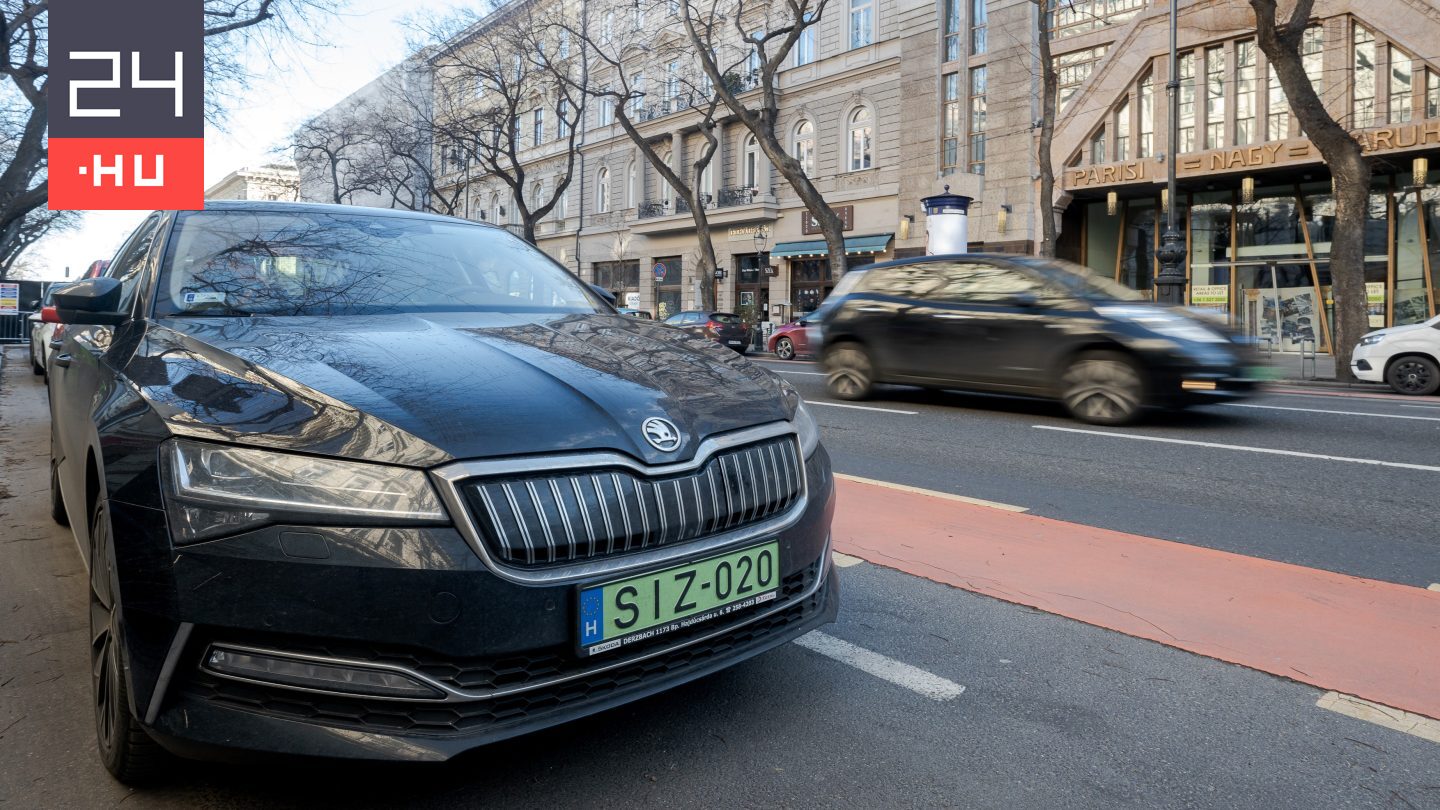 Jön a kötelező rendszámcsere: egy kisebb kedvezménnyel állt elő a Magyar Közút