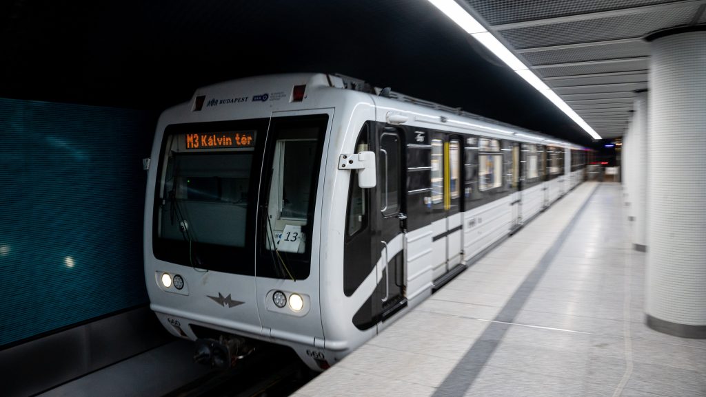 Gázolt a 3-as metró