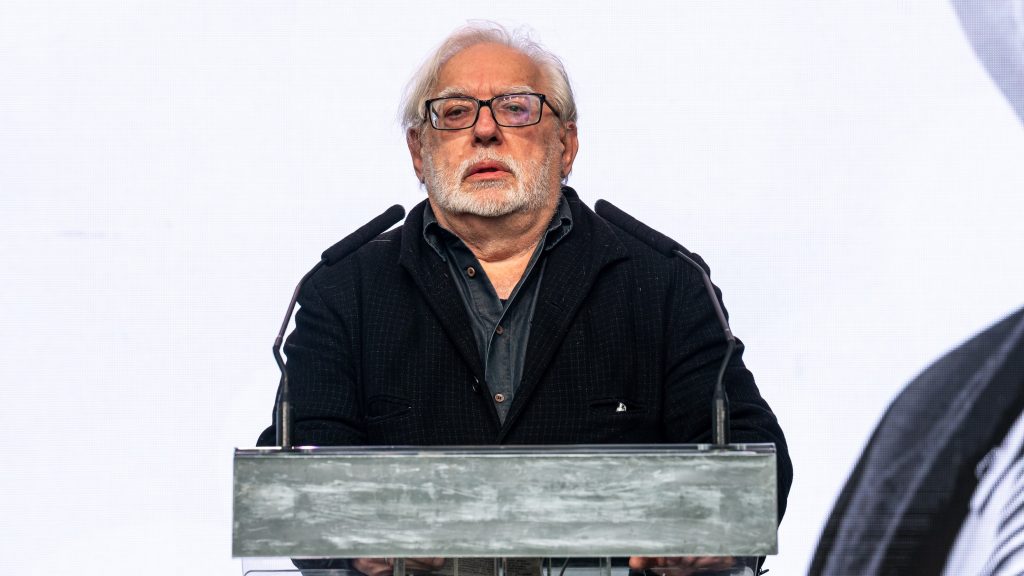 „Ízléstelennek tartom, hogy kézből odaadják a százezreket” – Verebes István a Kincsvadászokat és a Cápák közöttet kritizálta