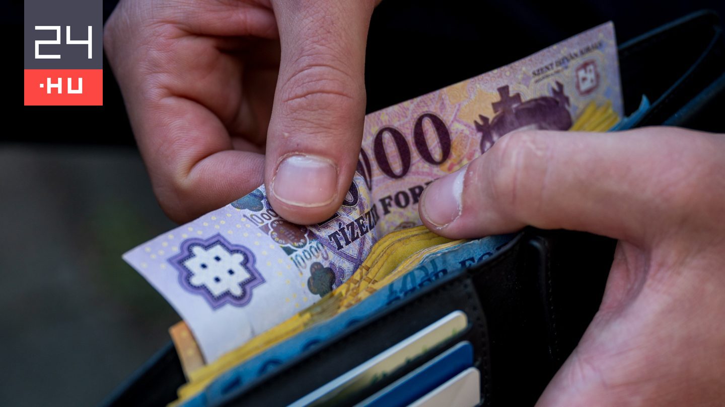 Visszaütötték a forintot a 390-es szintre