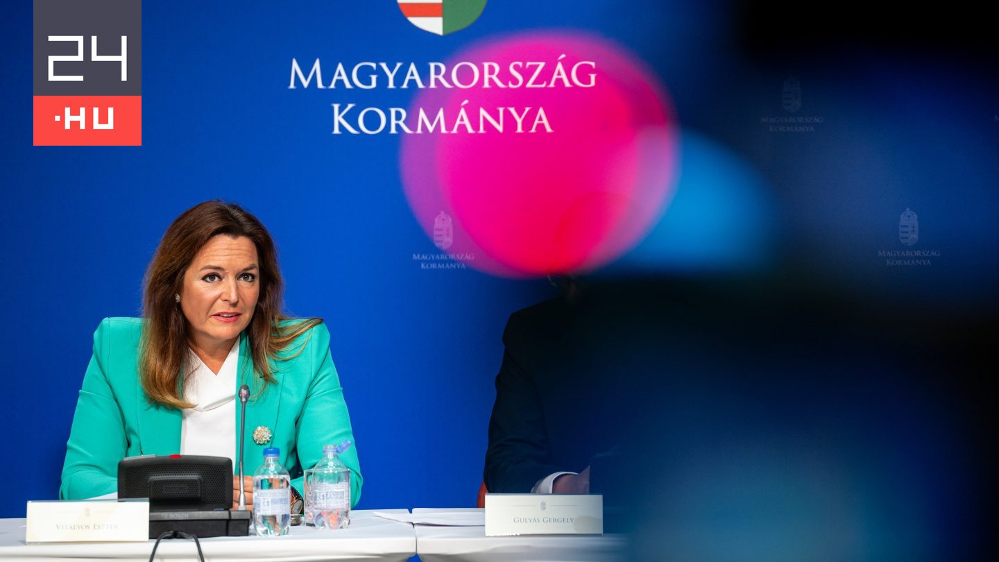 Nyomoz a rendőrség, miután Vitályos Eszter azt közölte, gázpisztollyal lőttek rá az aktivistájukra