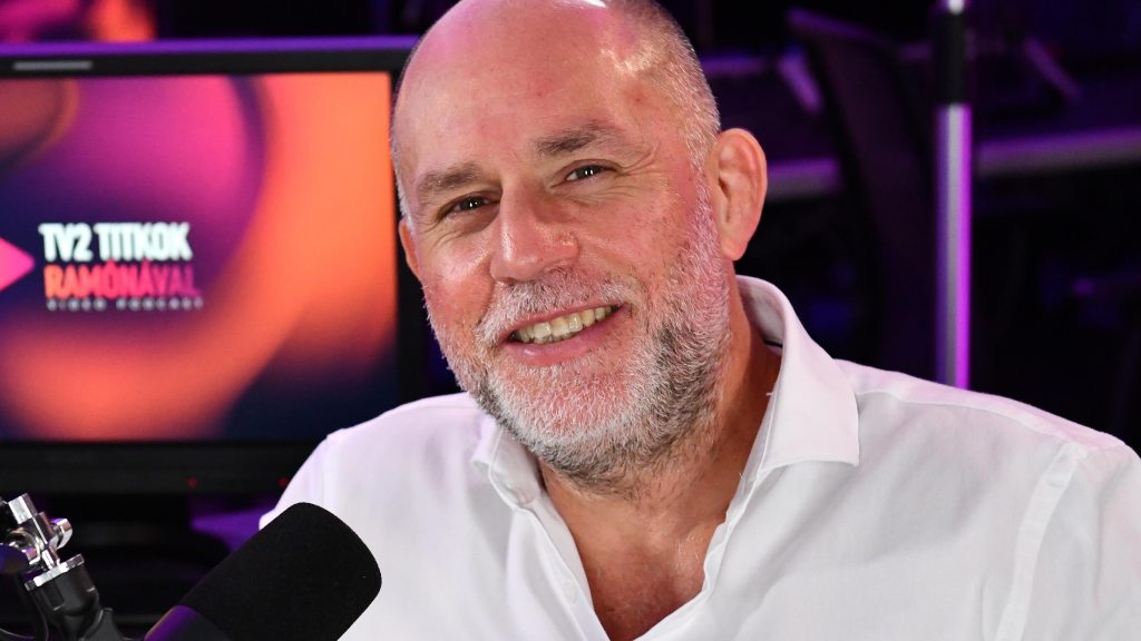 „Tiszás faszoknak” üzent Dopeman: Neked azért kell Orbánra szavazni, mert ha nyer, ugyanolyan szar lesz neked, de legalább nem derül ki, hogy Magyar Péter alatt is szar lenne