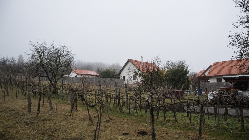 Rohamosan csökken a zártkertek előnye, fordulat az Otthon Start miatt