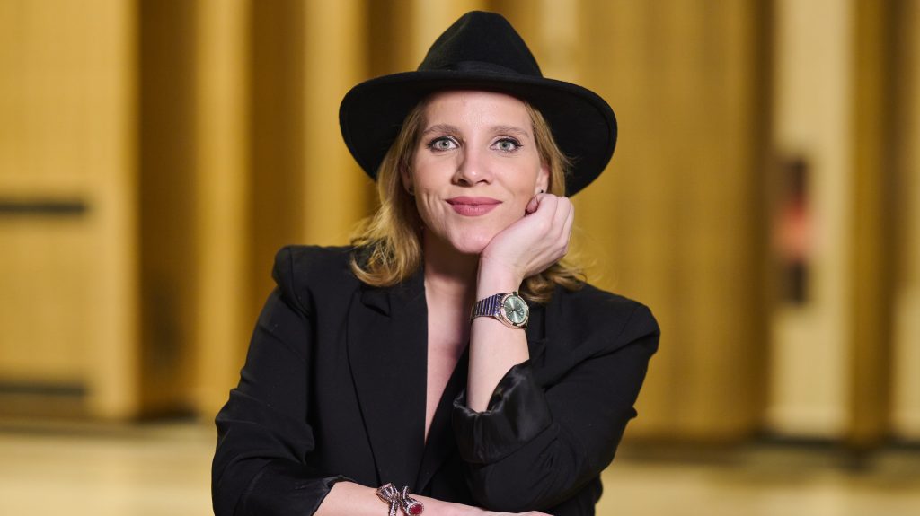 „Nem látok bele a szakmai és anyagi döntéseibe, de a tetteit vállalnia kell” – mondja Tóth Vera a 24.hu-nak Tóth Gabi kapcsán