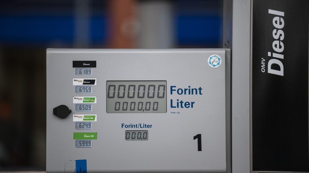 Nagy Márton: A kormány csökkenti az üzemanyagok jövedéki adóját