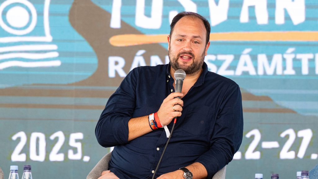 24 oldalas, önfényező kampánykiadvánnyal venné rá az erdélyi magyarokat a Miniszterelnökség, hogy szavazzanak a Fideszre