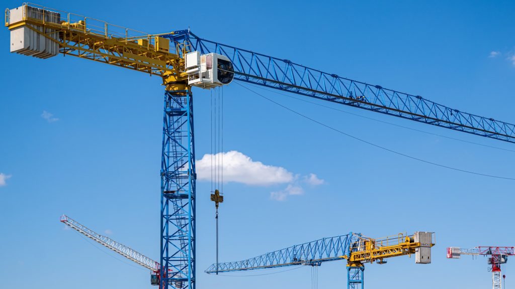 Élete megtakarítását bukhatja el 28 család, miután az általuk megbízott cég kiszállt a házépítésből