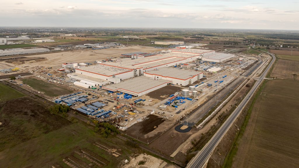 Lefóliázza a debreceni CATL a dolgozók telefonját a „kiemelkedő értékű szellemi tulajdon és speciális műszaki megoldásaik védelme” miatt