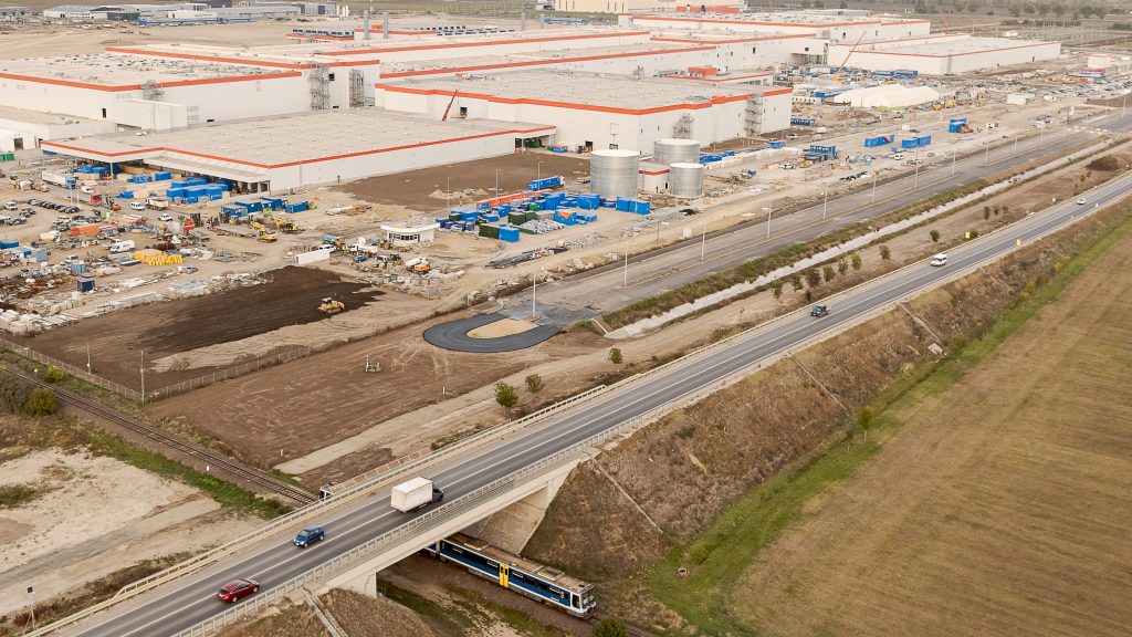 Debreceni tiszás jelölt: egy kínai vendégmunkás nagy magasságból lezuhant a debreceni CATL-ben