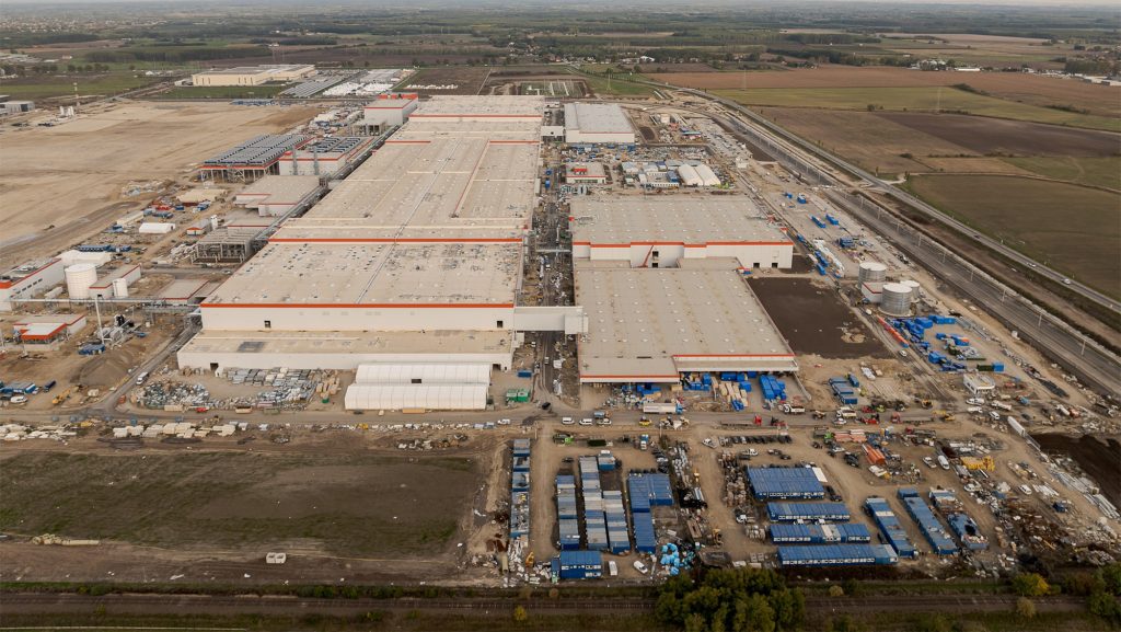 Félmillió forintos felelősségbiztosítással kapott engedélyt a debreceni CATL-akkugyár