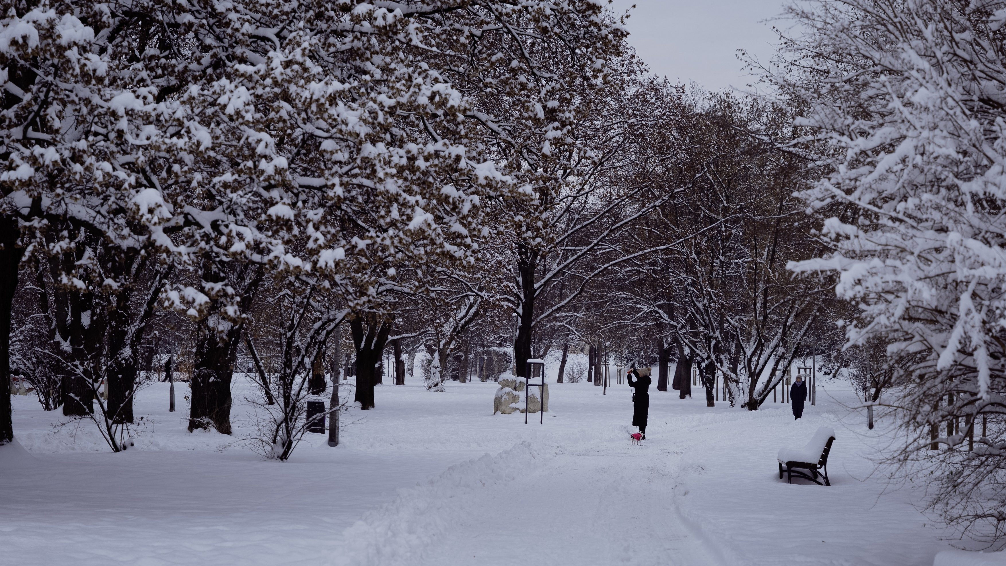 helyenként 20 centinél is több hó eshet