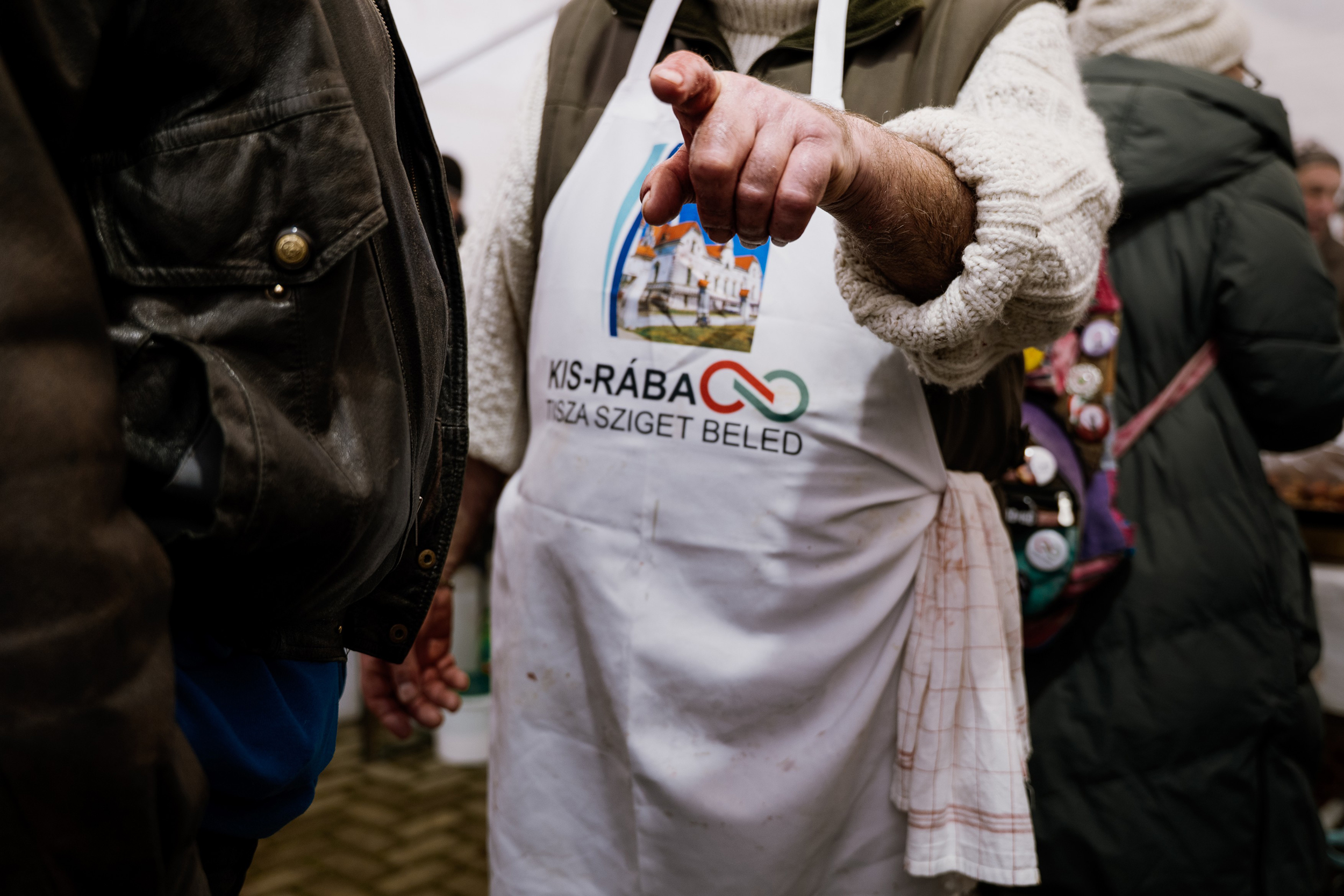 A szakértő szerint „kreatív és bátor” a Tisza szimpatizánsokra építő plakátkampánya 3 Kampány a csornai választókerületben 2026. január 31-én.