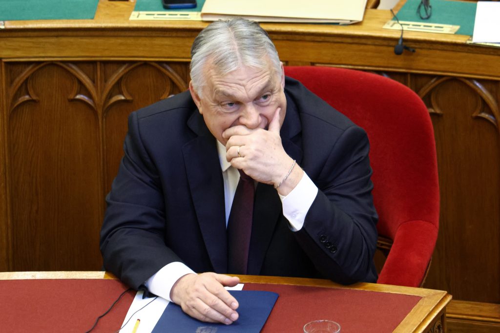 Kúria: Nem jogsértő, hogy Orbán videójában gyerekek is szerepelnek, amikor a Fidesz jelöltjével egy családnál aláírást gyűjtenek