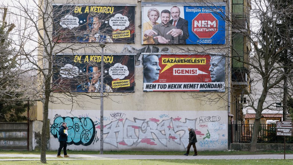 Pécs is megszabadul az uszító plakátoktól, rendeletet fogadott el a város közgyűlése