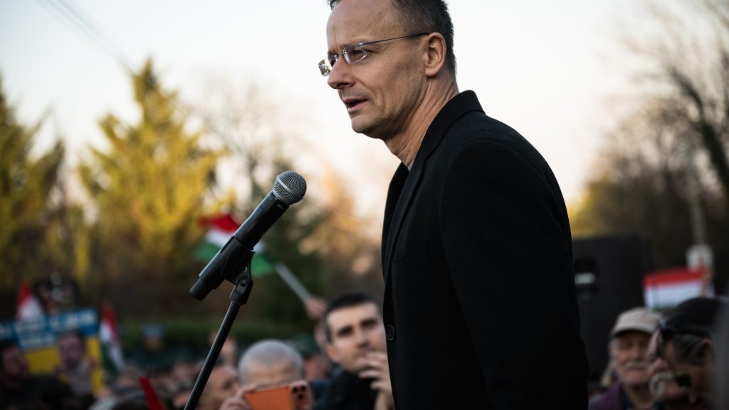 Szijjártó: Az ukránok avatkoznak be a magyar választásokba, nem az oroszok